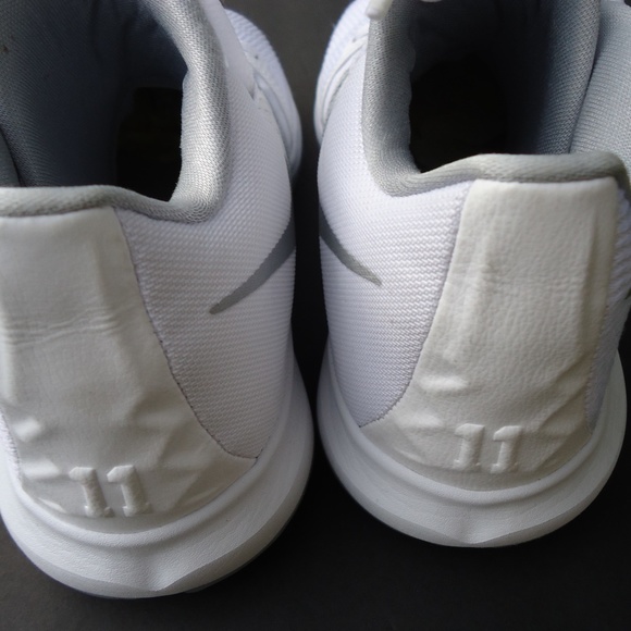 SIZE 10.5. Nike Zoom Tennis sneakers shoes. main image 7
